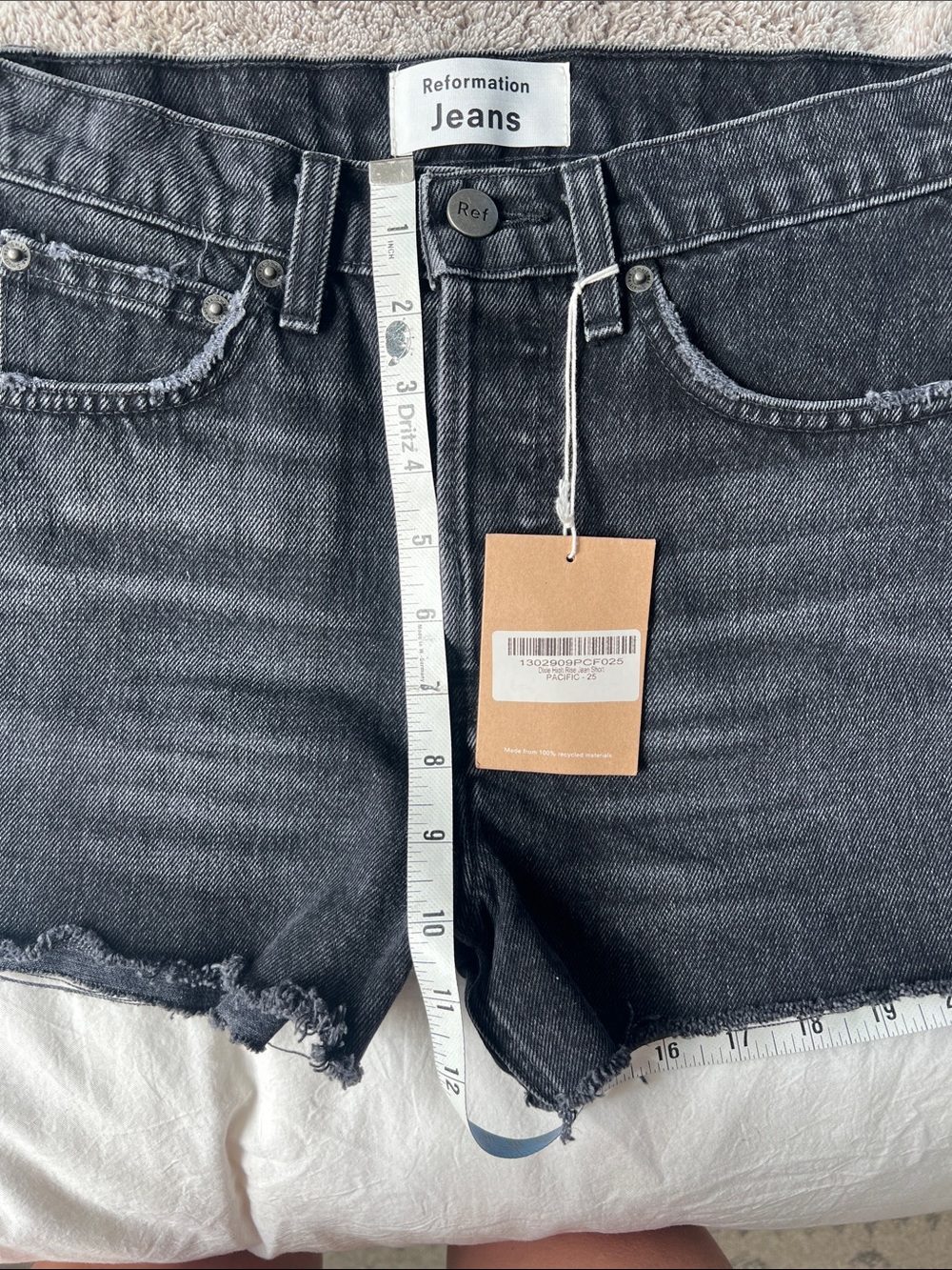 Reformation Dixie High Rise Jean Short - Picture 8 of 12